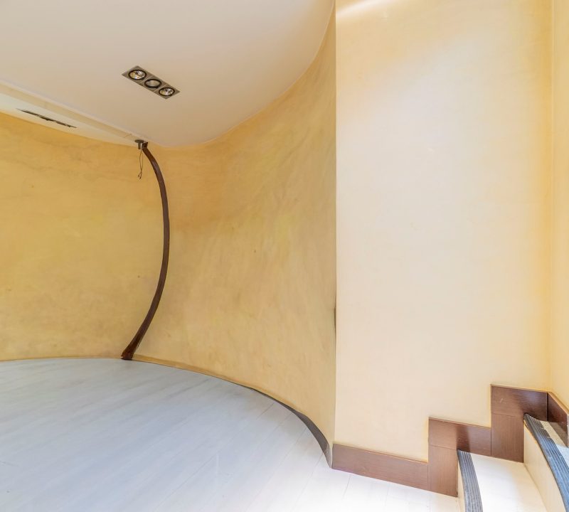 948252b4-dff6-4360-9e5c-d66d29fff9c8.jpg