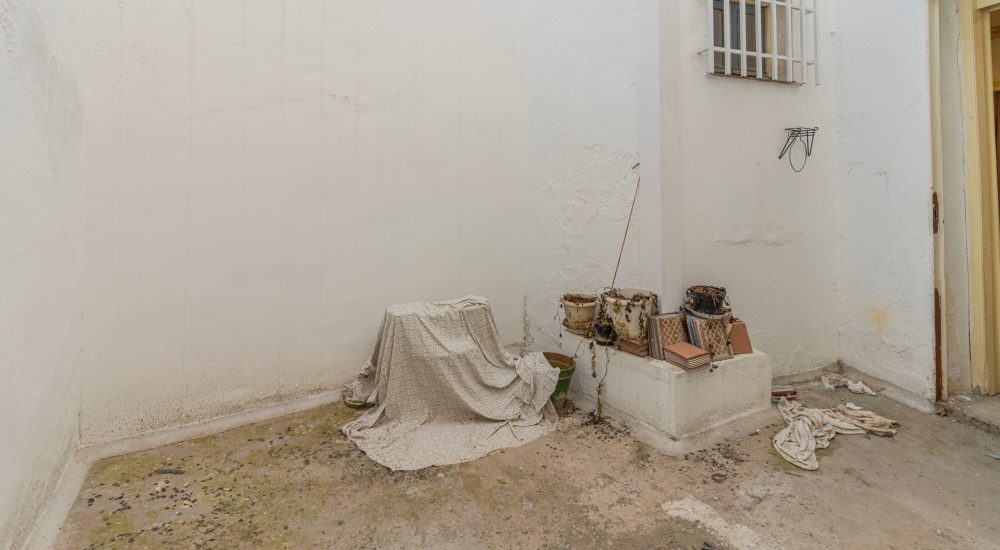 a8de75d2-dba0-4aa6-8b6d-8cf6cd36349c.jpg