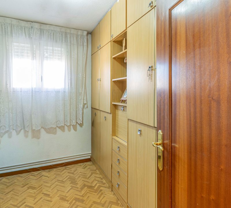 d8105037-bb52-41a7-8851-ca39d13b000e.jpg