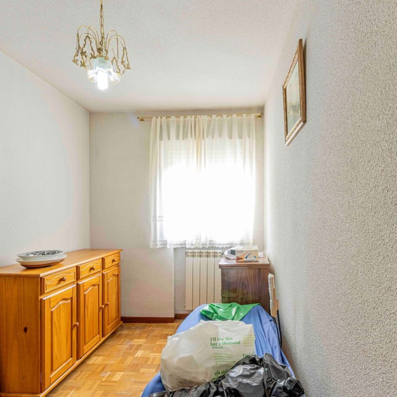 ecd14431-bf85-4407-a4f0-b03453902e81.jpg