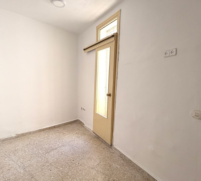 eda49fa4-0784-4d94-9e93-c2a15f1cac47.jpg